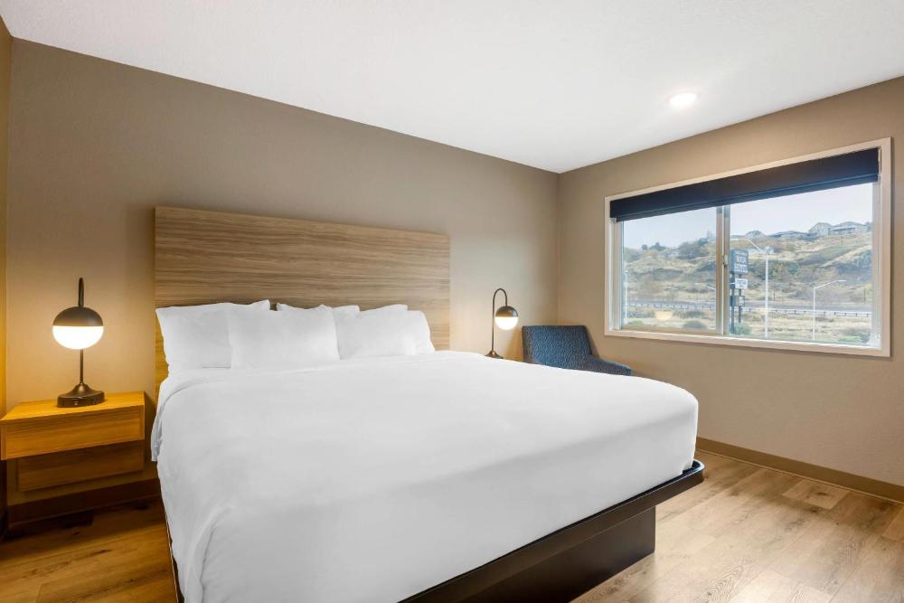 King Room - Non Smoking interior